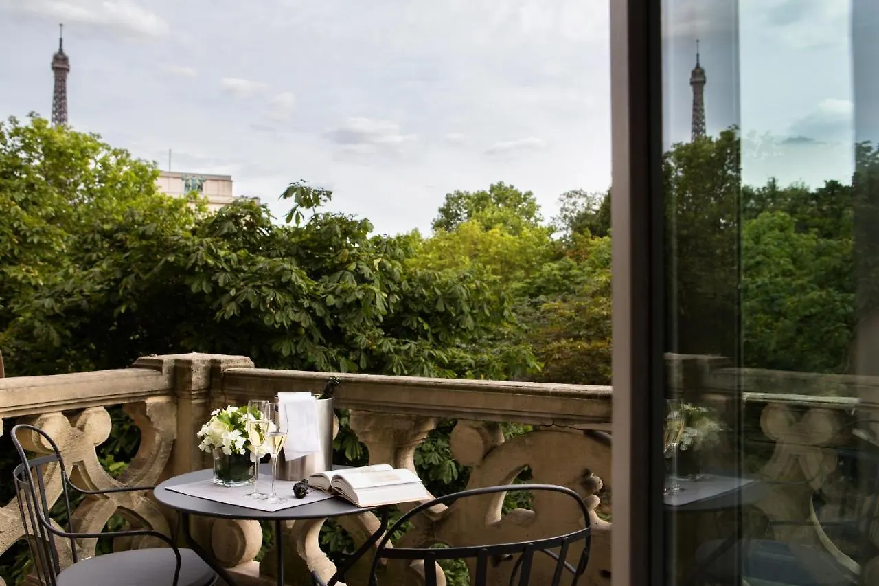La Reserve Paris Apartments 5*,