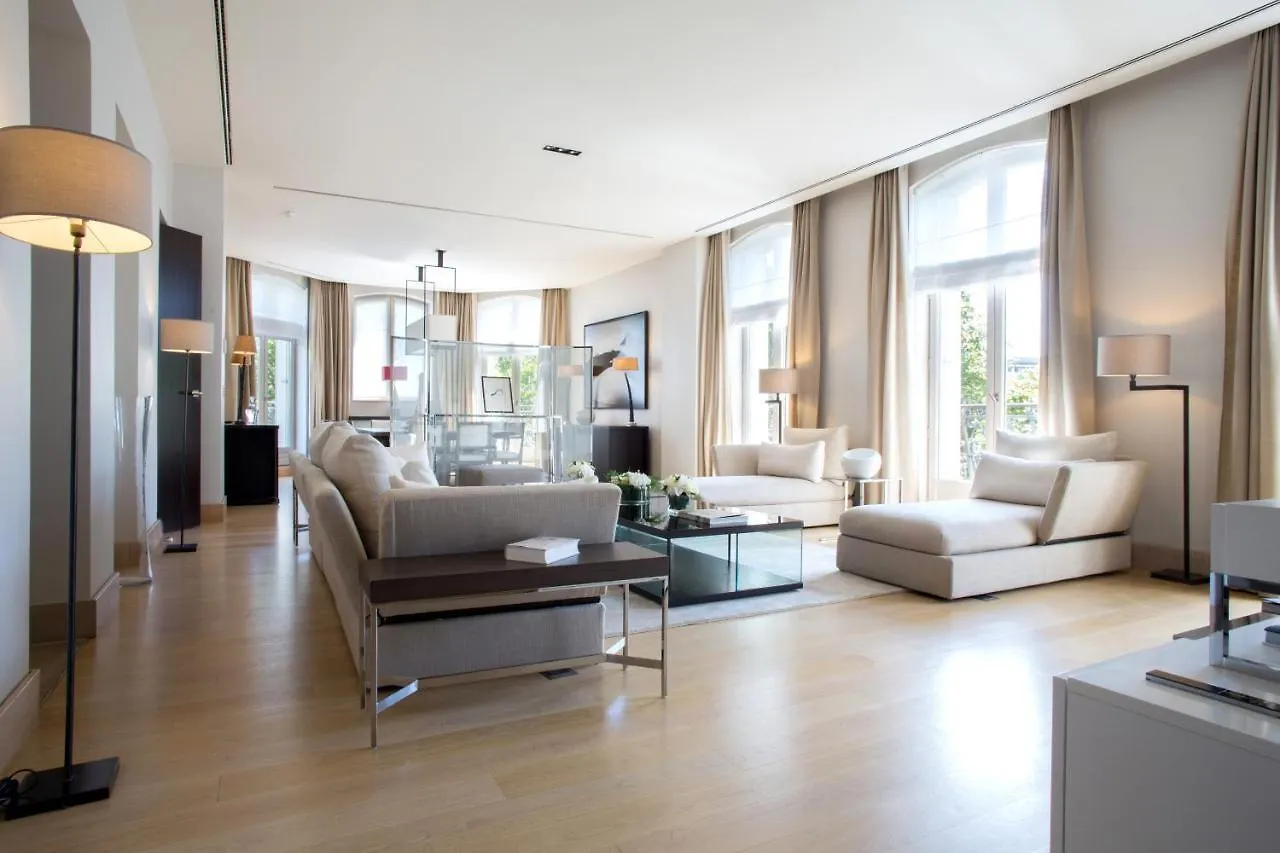 La Reserve Paris Apartments